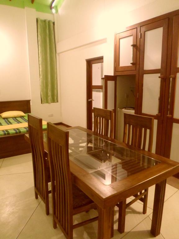 Nilas Guesthouse ヒッカドゥワ 部屋 写真