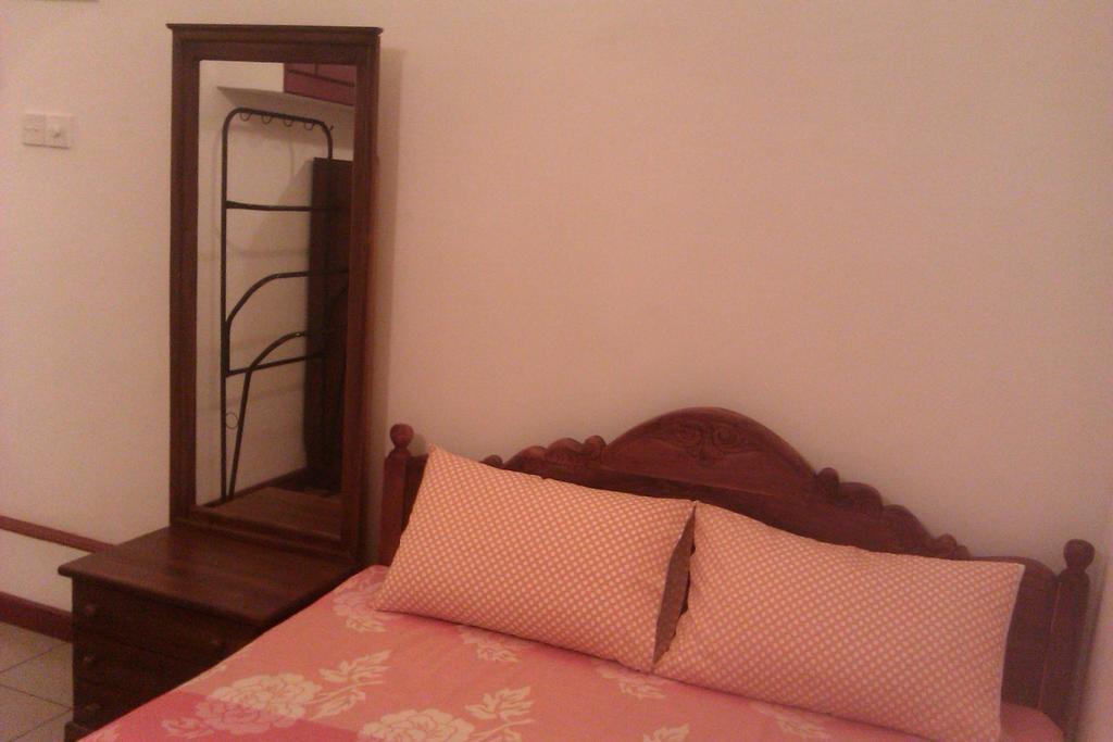Nilas Guesthouse ヒッカドゥワ 部屋 写真