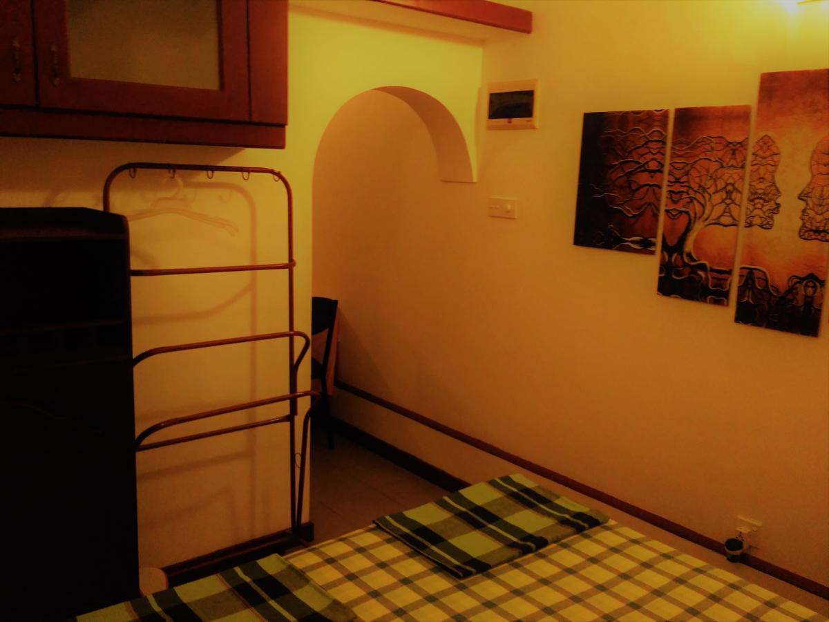 Nilas Guesthouse ヒッカドゥワ エクステリア 写真
