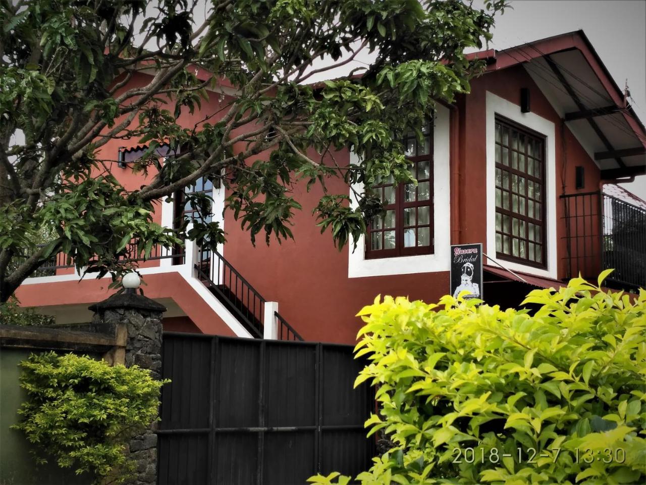 Nilas Guesthouse ヒッカドゥワ エクステリア 写真
