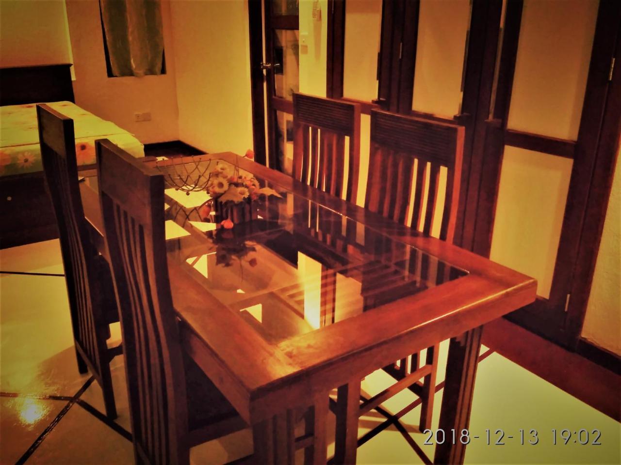 Nilas Guesthouse ヒッカドゥワ エクステリア 写真