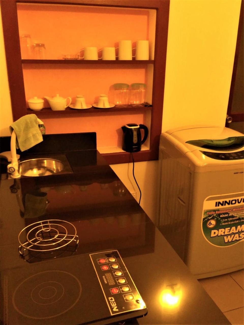 Nilas Guesthouse ヒッカドゥワ エクステリア 写真